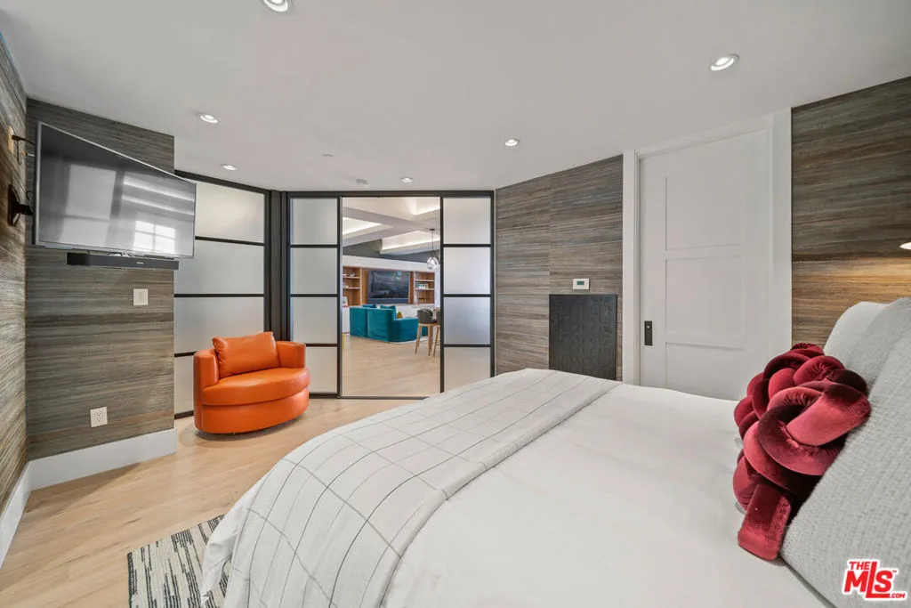 849 S Broadway 812, Los Angeles, California 90014 home-pic-16